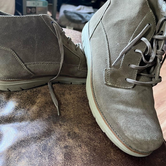 Men’s LLBean low cut boots. - Picture 3 of 7